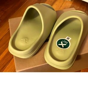 adidas Yeezy Slides Resin (US Size 7,